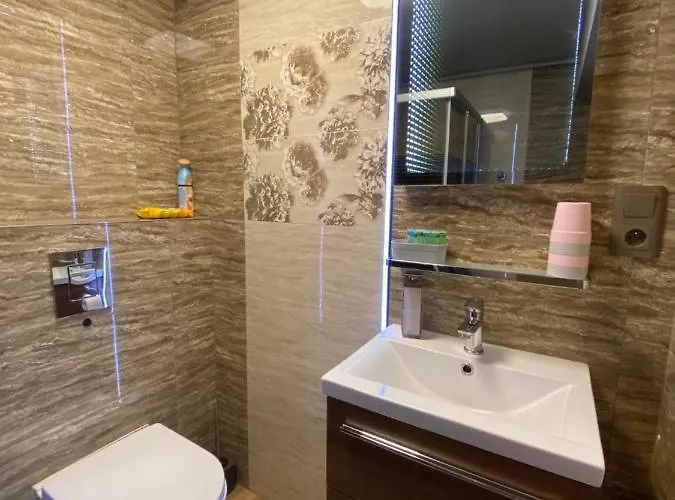 伊洛娜家庭式酒店 招待所 格但斯克