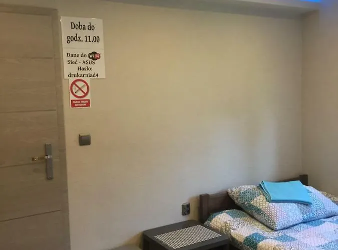 伊洛娜家庭式酒店 招待所 *